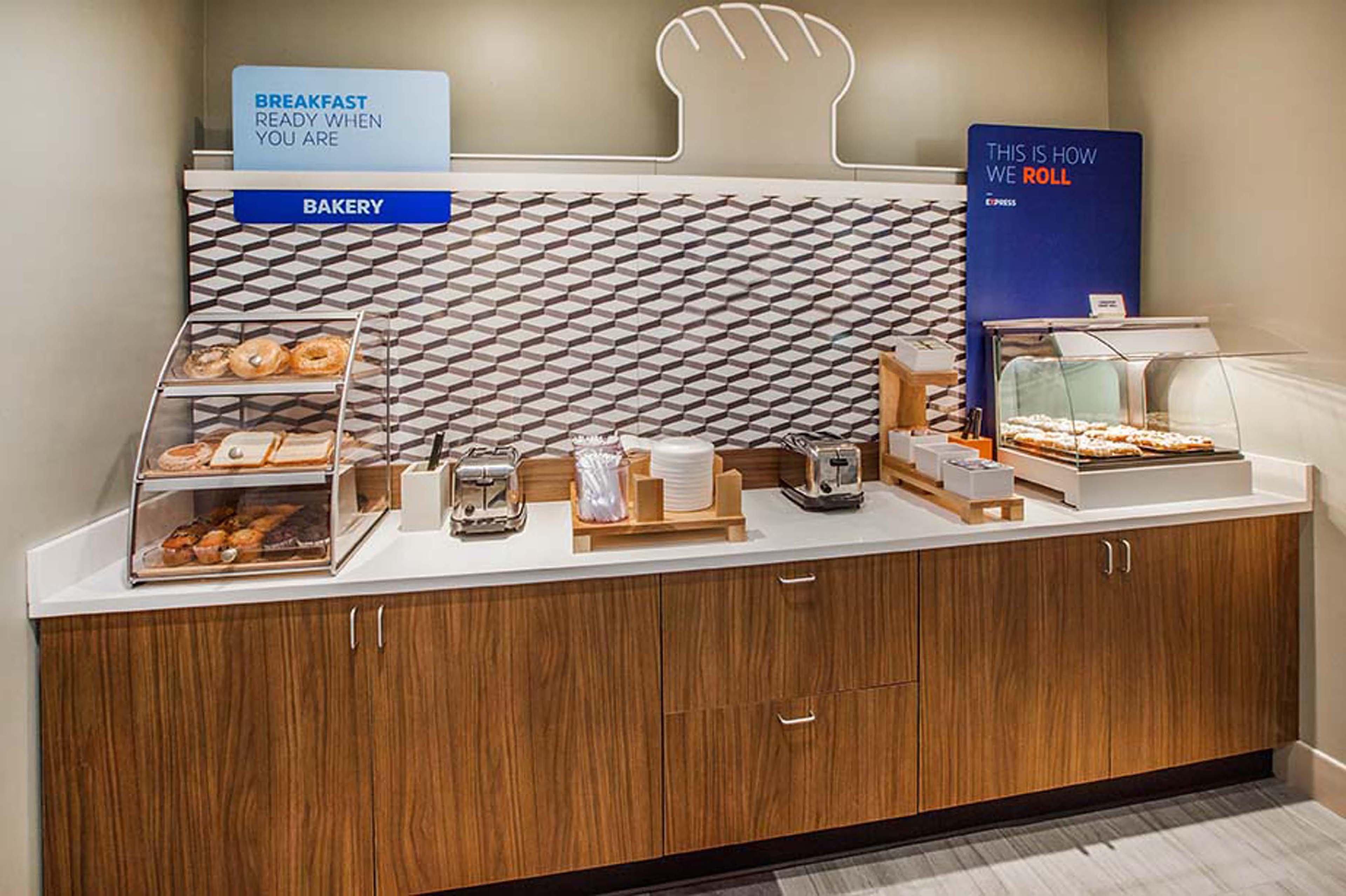 Holiday Inn Express & Suites North Fremont By Ihg Zewnętrze zdjęcie