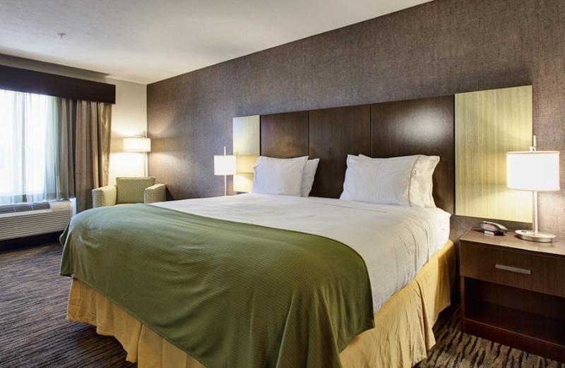 Holiday Inn Express & Suites North Fremont By Ihg Zewnętrze zdjęcie